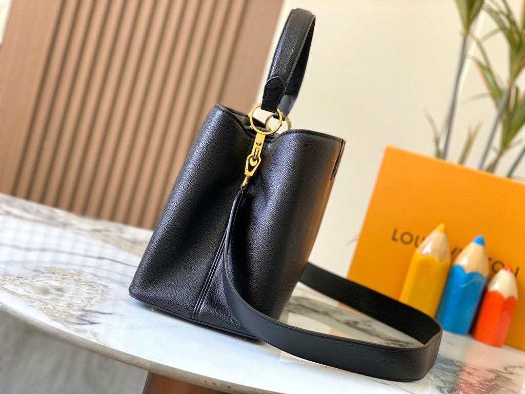 Louis Vuitton M24607 Large CAPUCINES SOUPLE BAG