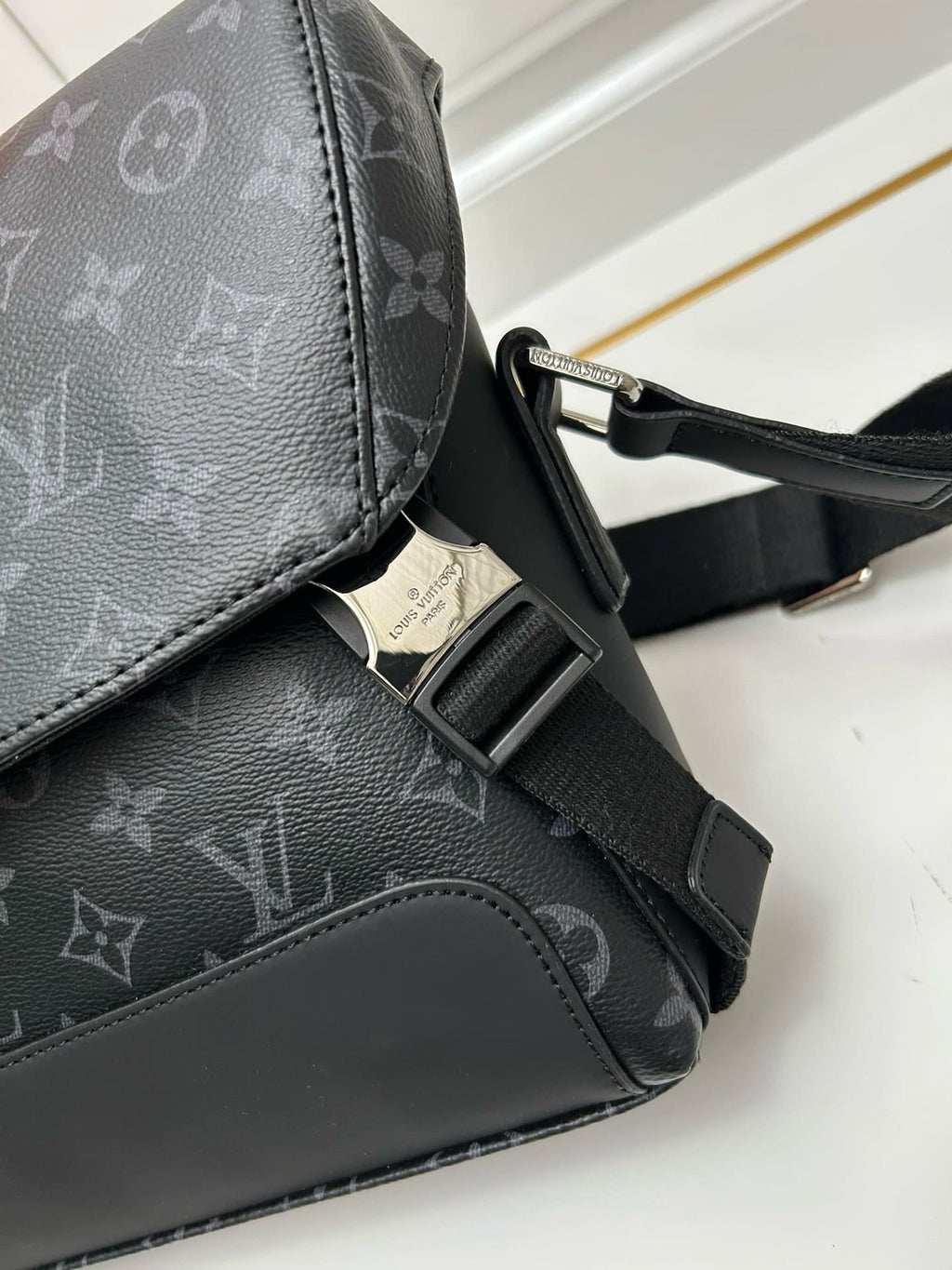 Louis Vuitton Messenger MM Voyager M40510