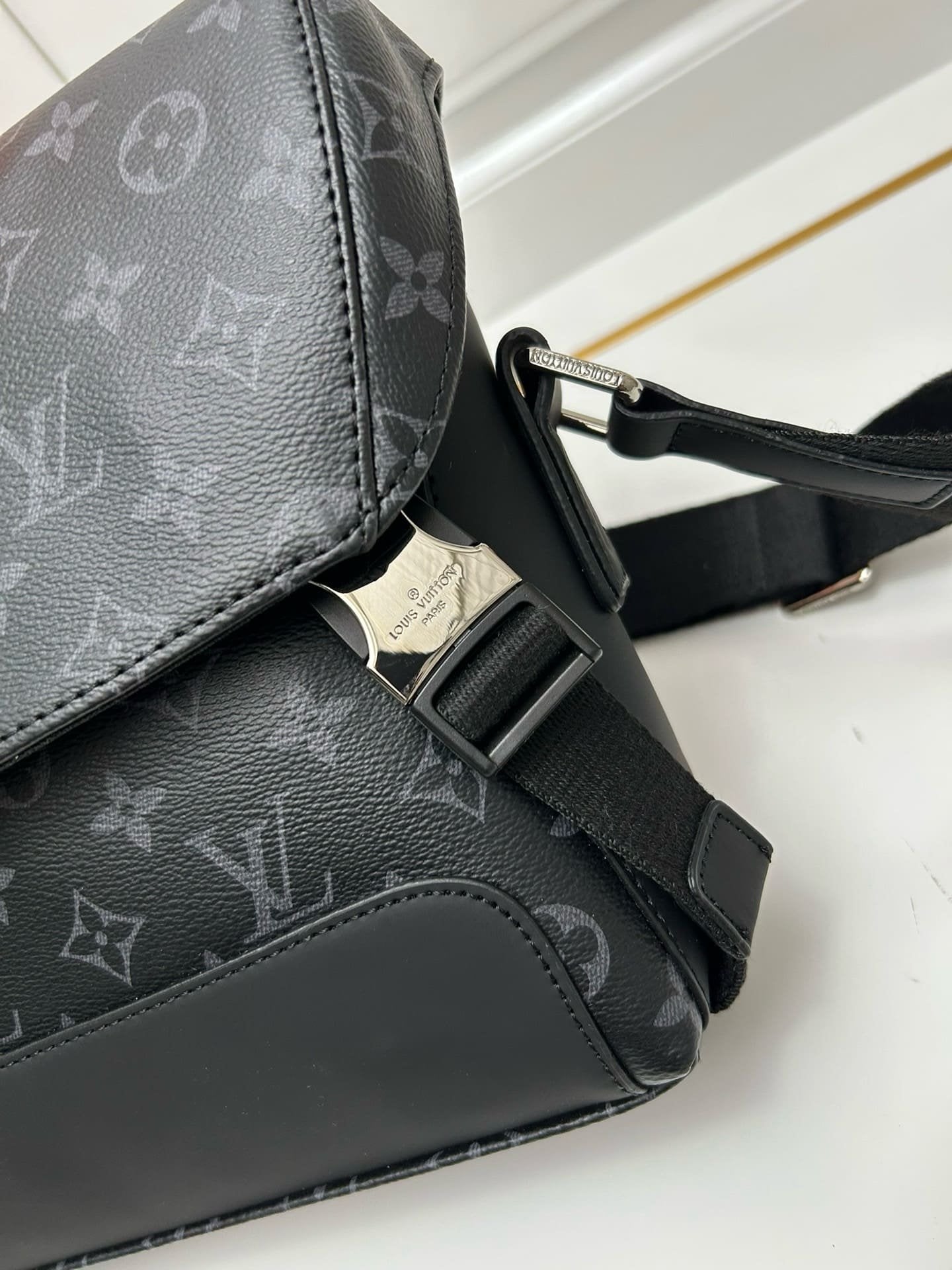 Louis Vuitton Messenger MM Voyager M40510