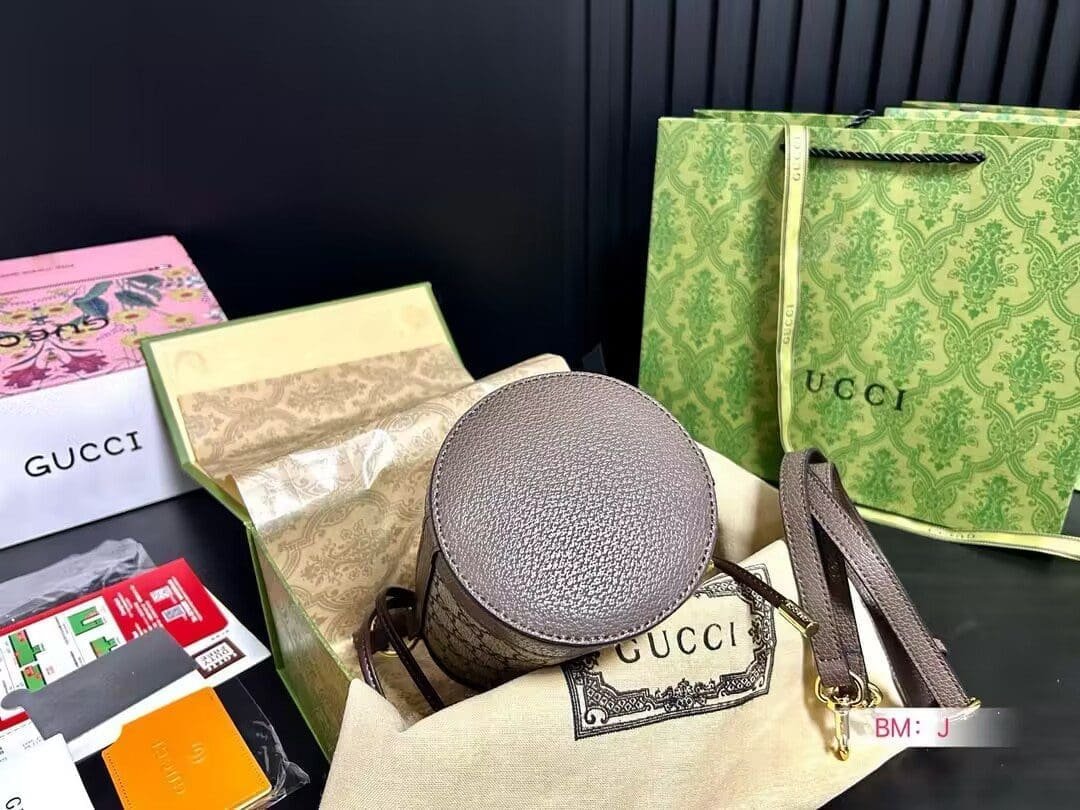 GUCCI OPHIDIA MINI BUCKET BAG