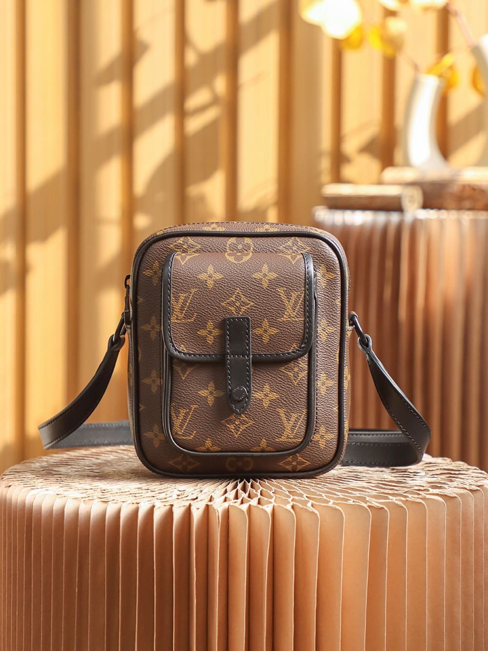 Louis Vuitton M69404 Christopher Wearable Wallet