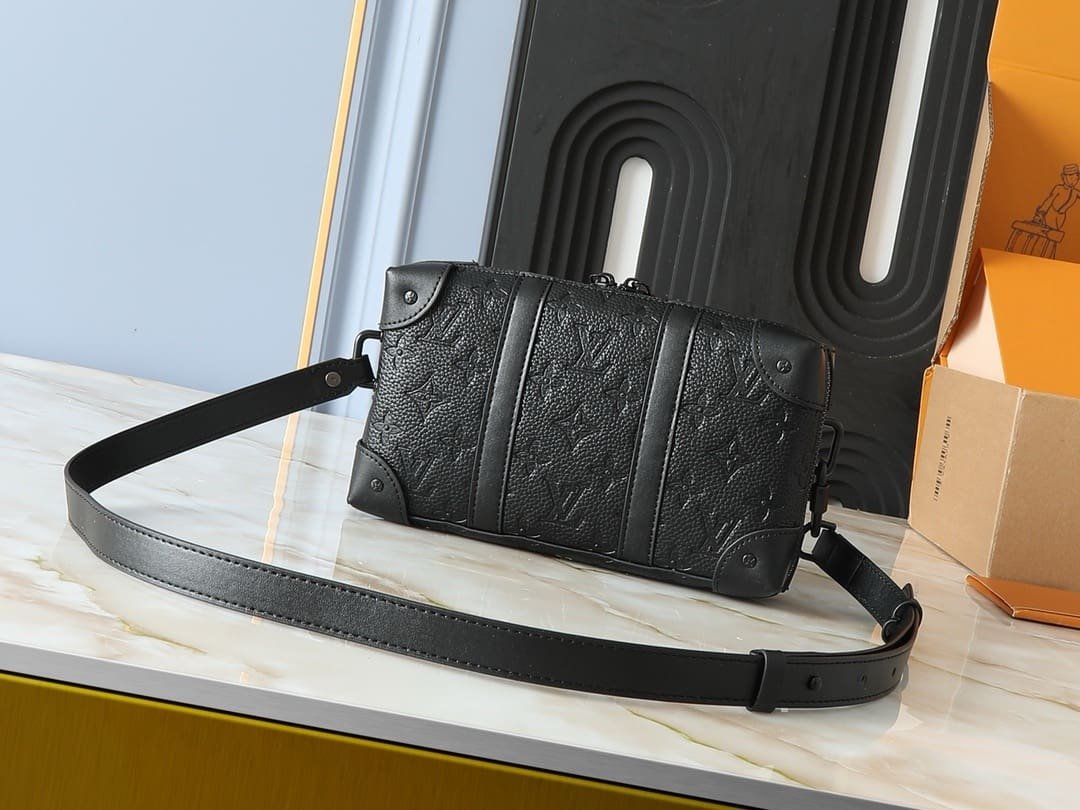 Louis Vuitton M80224 Soft Trunk Wallet