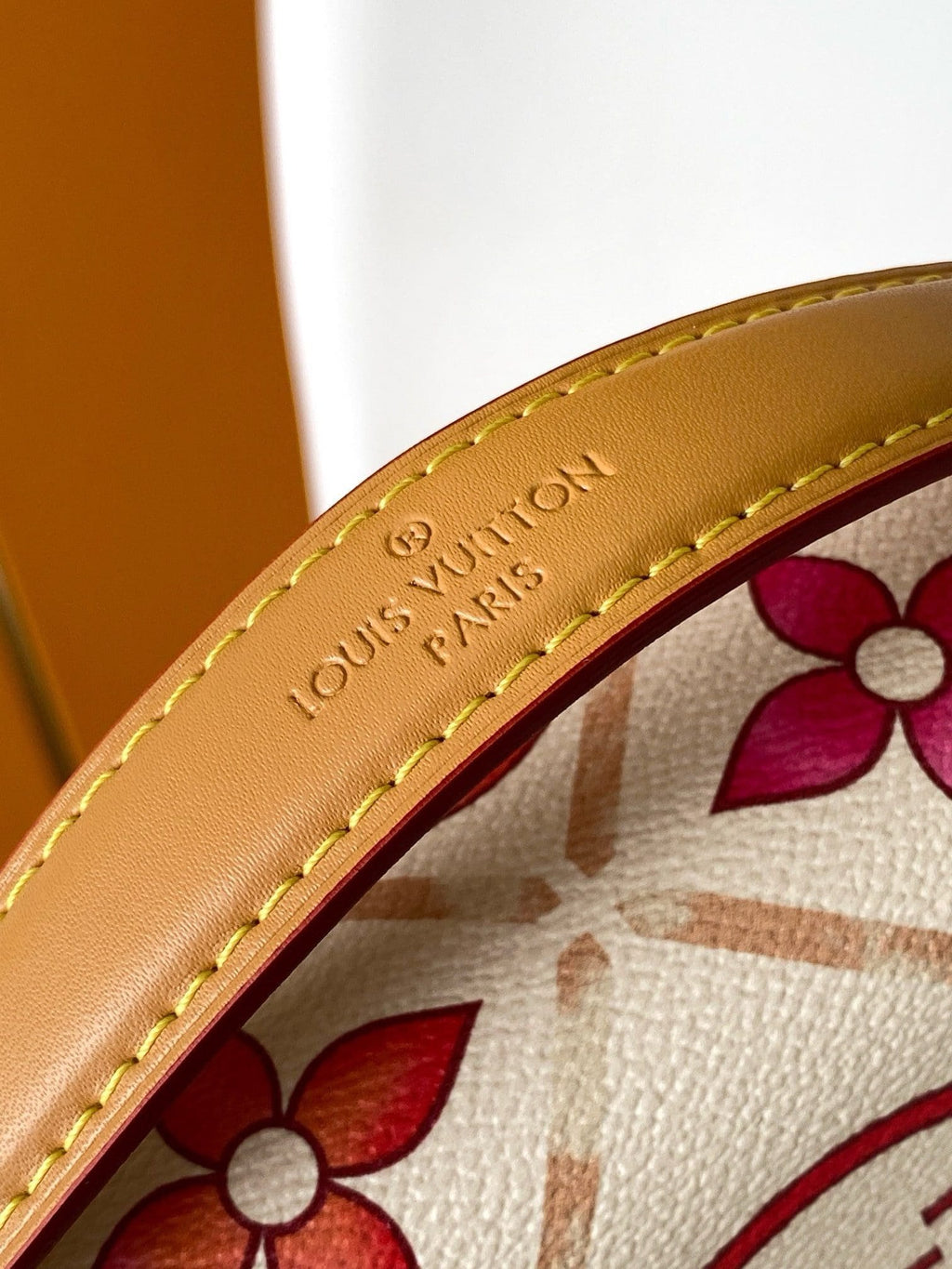 Louis Vuitton M11461 Pochette Métis