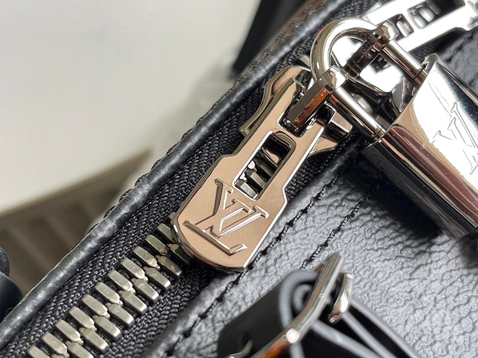Louis Vuitton M40605 Keepall Bandoulière 55