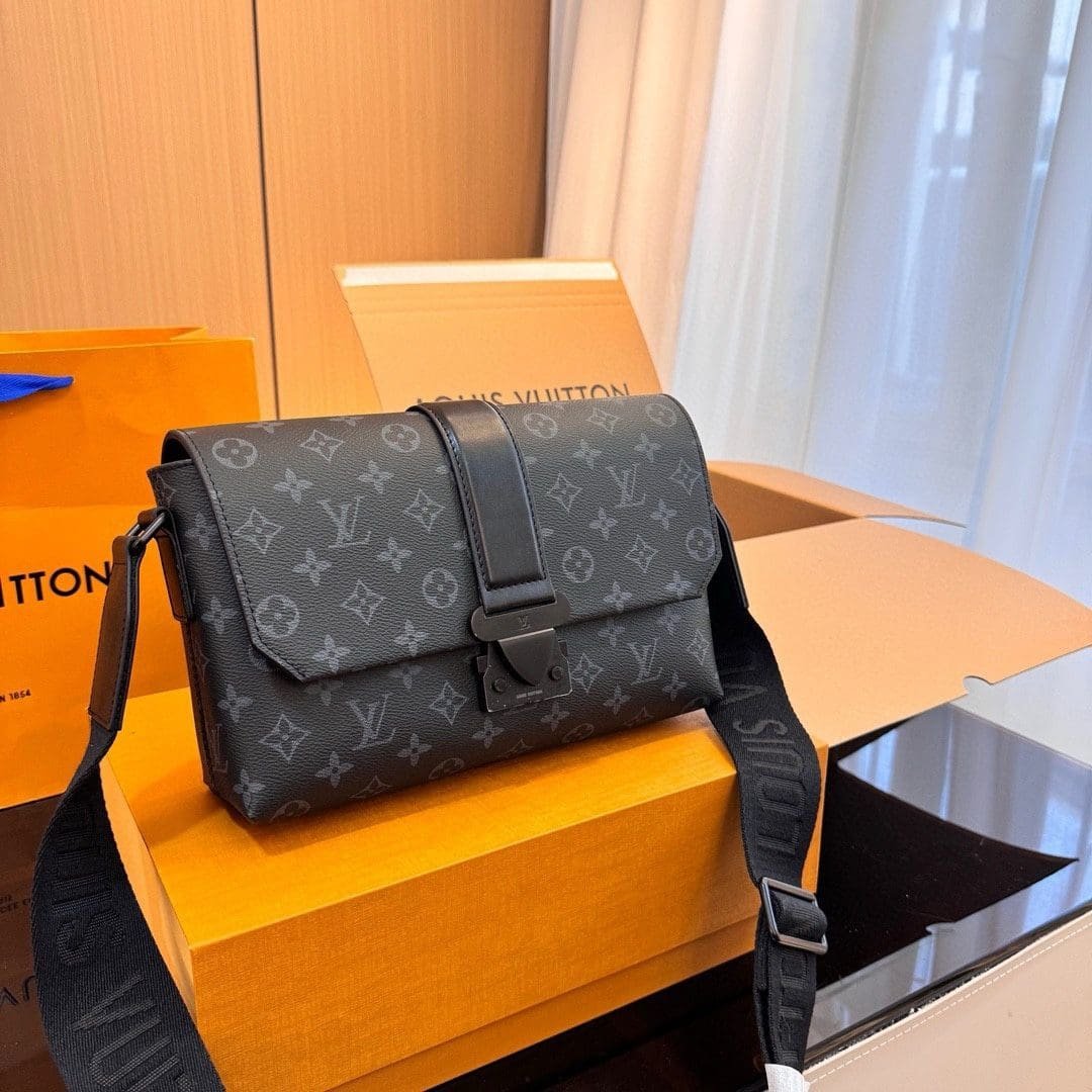 Louis Vuitton M46794 S-Cape Messenger