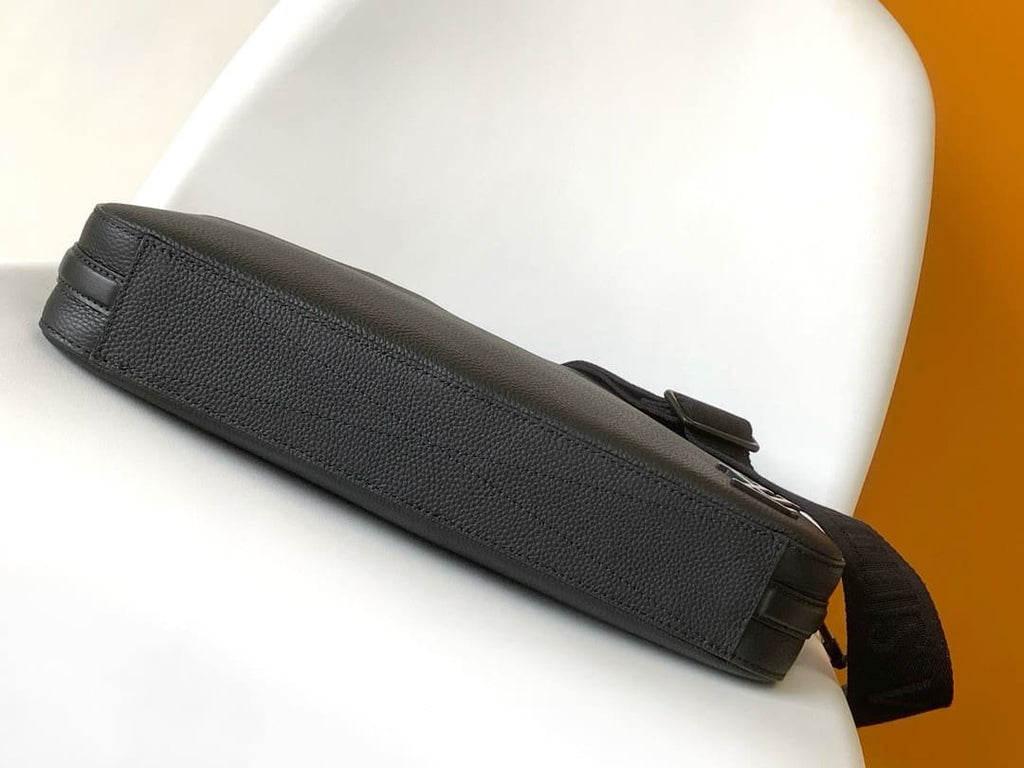 Louis Vuitton M23778 PILOT Briefcase