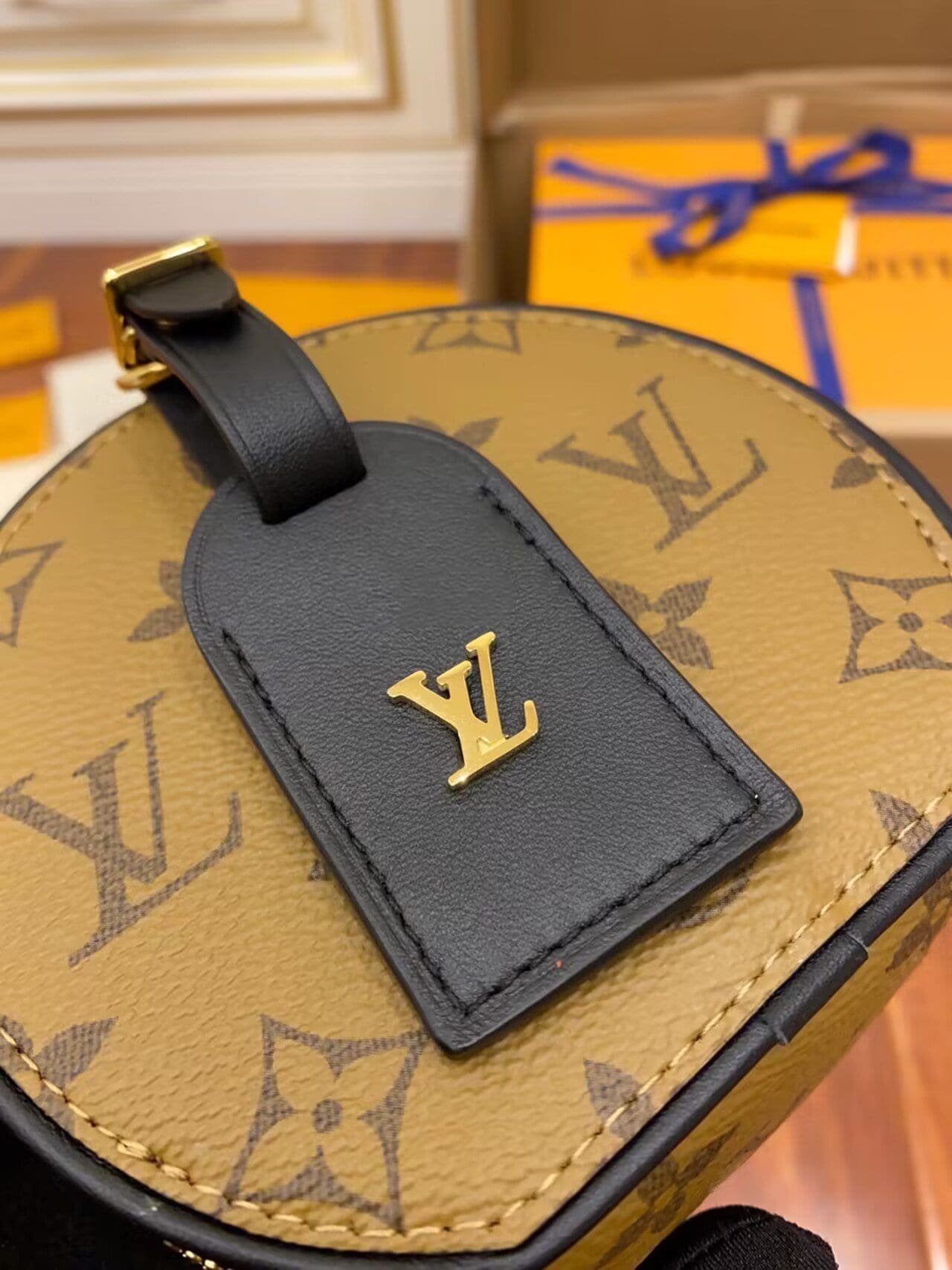 Louis Vuitton M68276 Mini Boite Chapeau