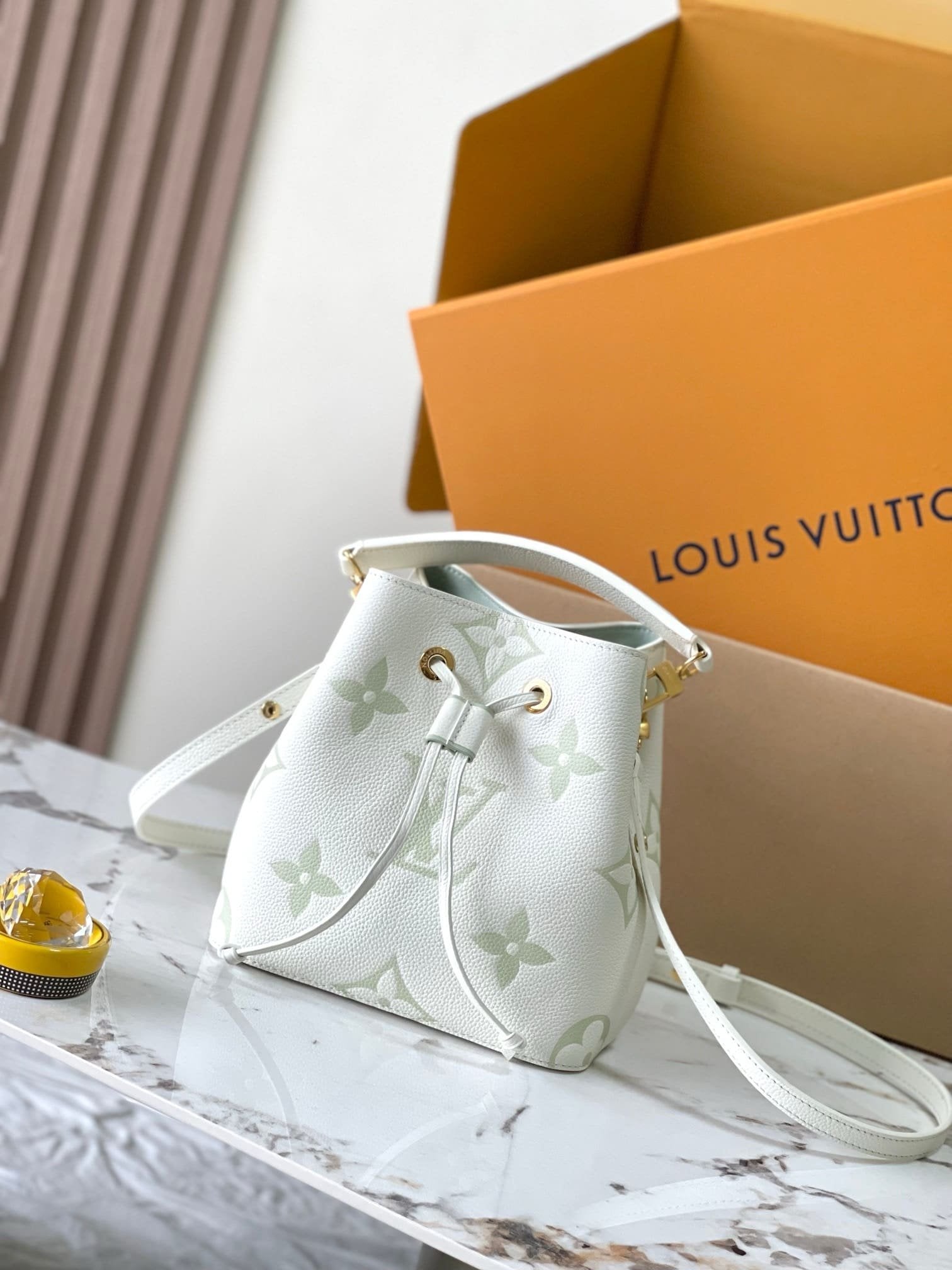 Louis Vuitton M24048 Néonoé BB