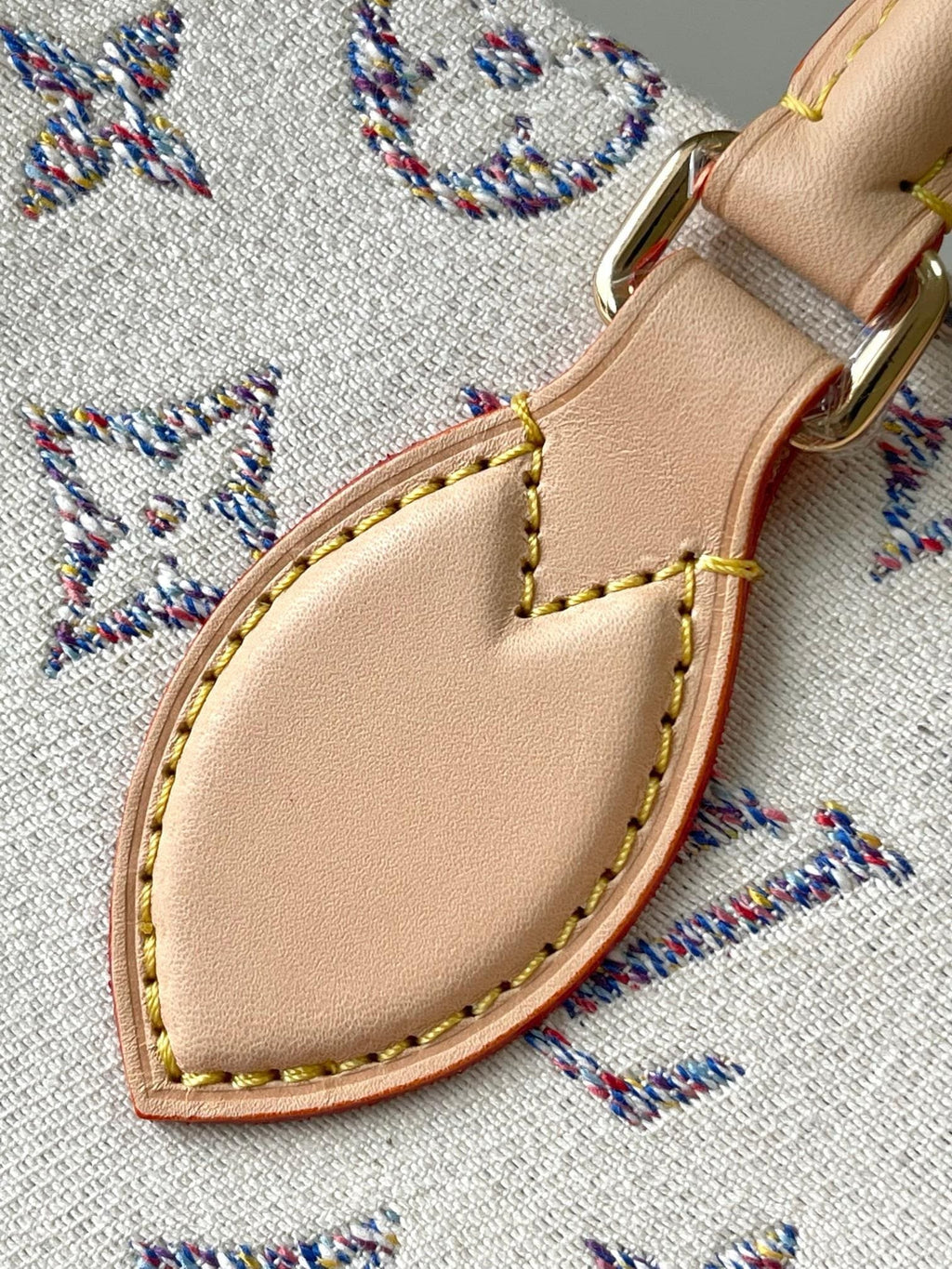 Louis Vuitton M24708 OnTheGo MM
