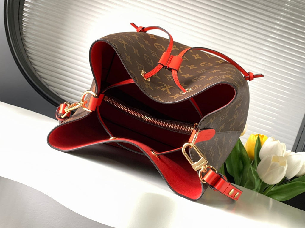 LOUIS VUITTON NéoNoé MM M44021