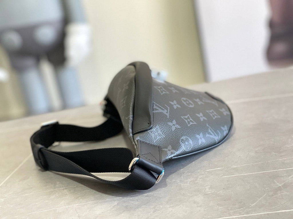 Louis Vuitton M46035 Discovery Bumbag PM