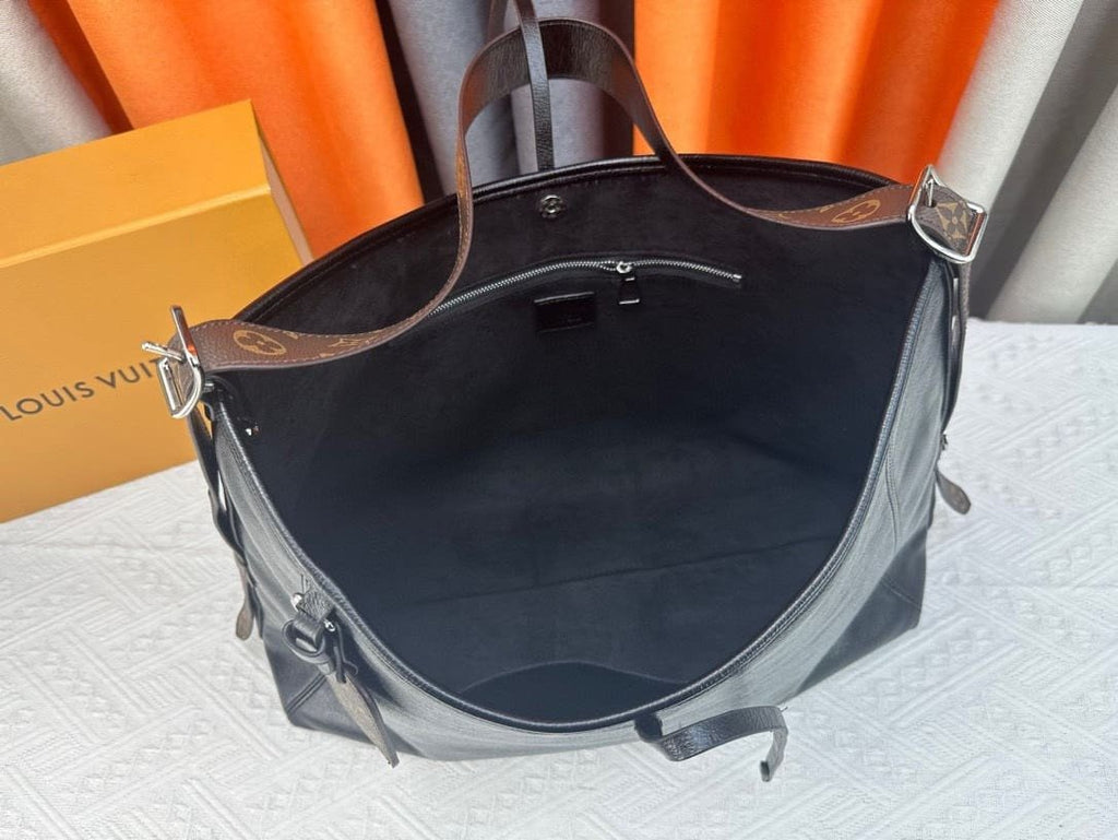 Louis Vuitton M25143 CarryAll MM