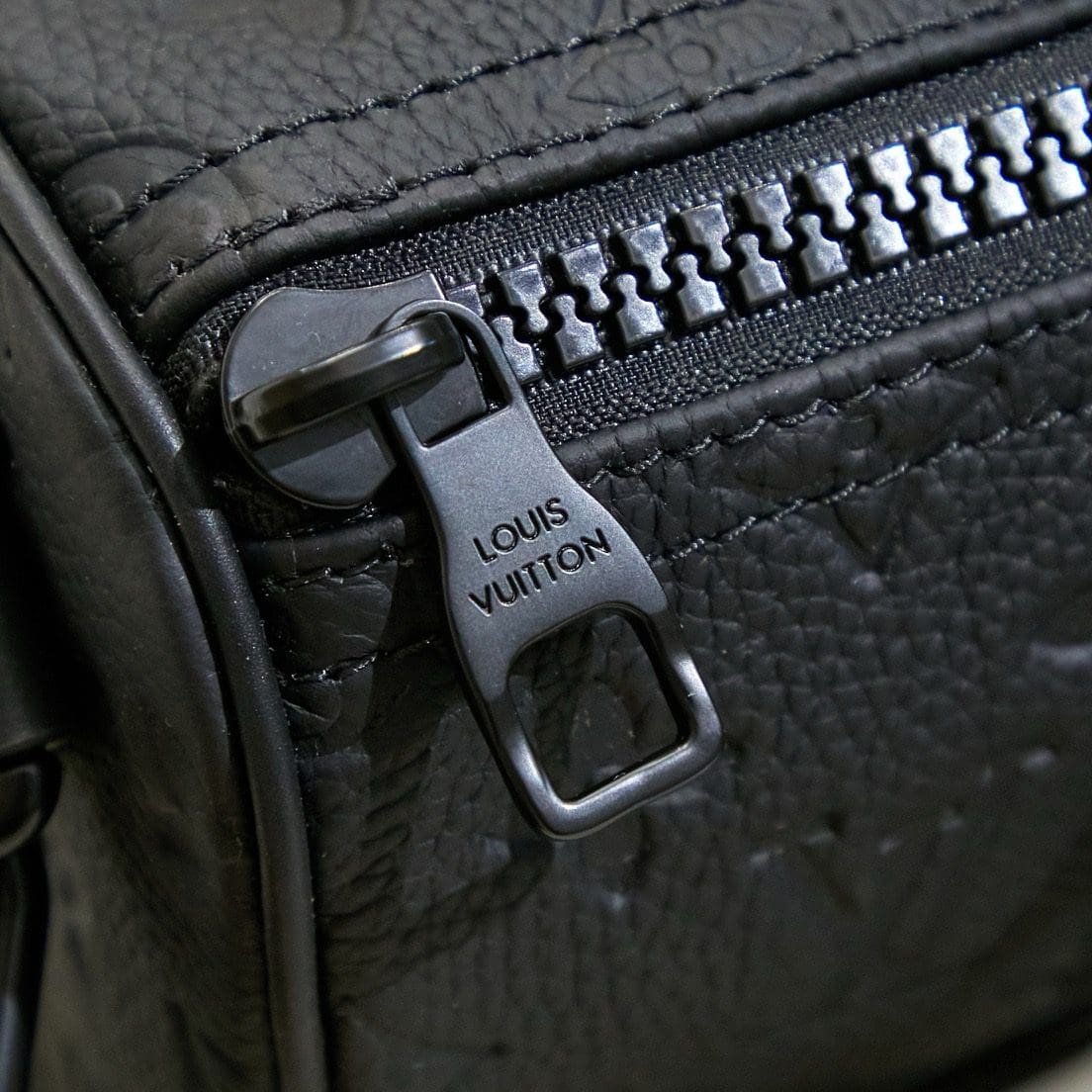 Louis Vuitton M20900 Keepall Bandoulière 25