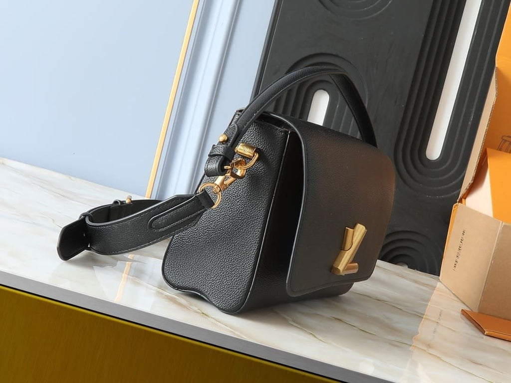 Louis Vuitton M24639 Soft Twist