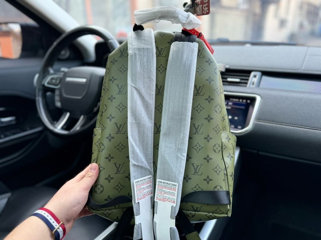 Louis Vuitton Discovery Backpack PM M46802