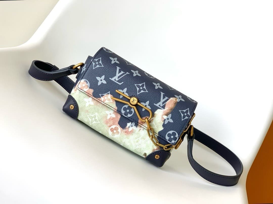 Louis Vuitton M82900 Steamer Wearable Geldbörse