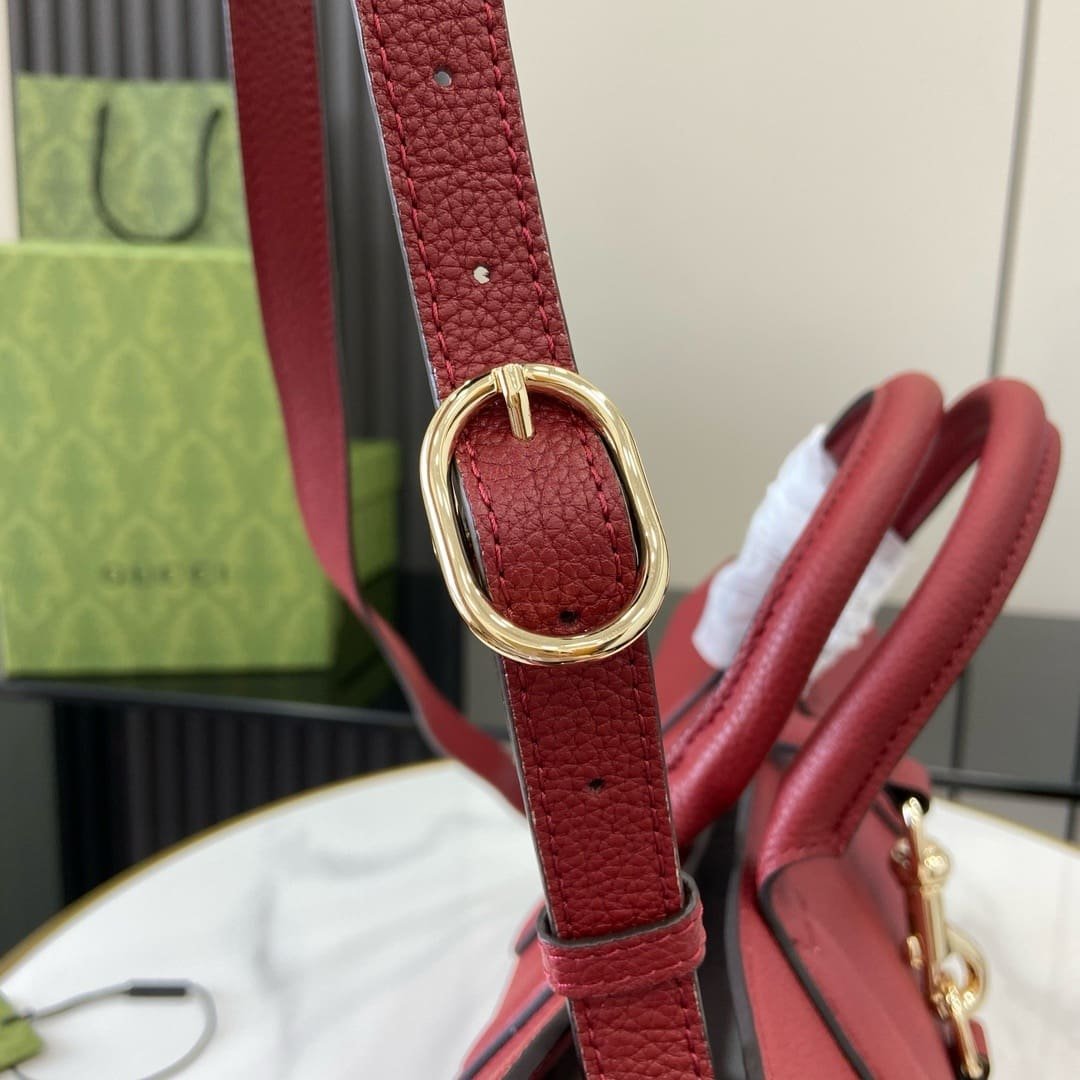 Gucci Medium tote bag with hook closure
