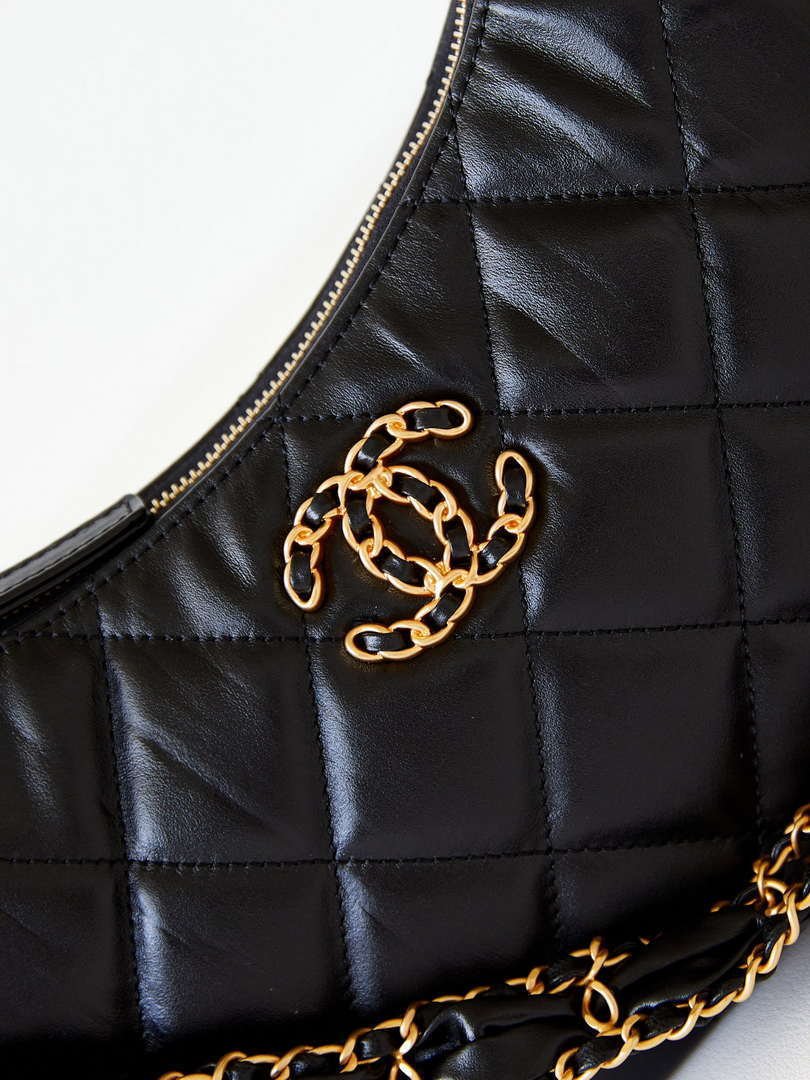 Chanel AS4422 23K Hobo bag