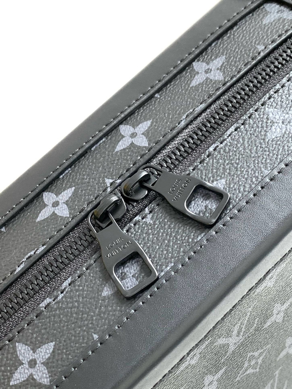 Louis Vuitton M44730 Soft Trunk