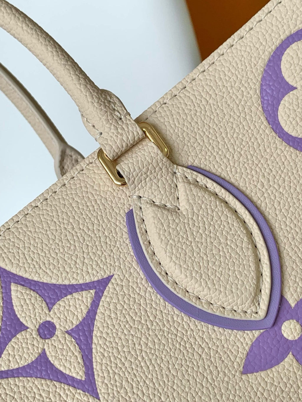 Louis Vuitton OnTheGo MM M23937