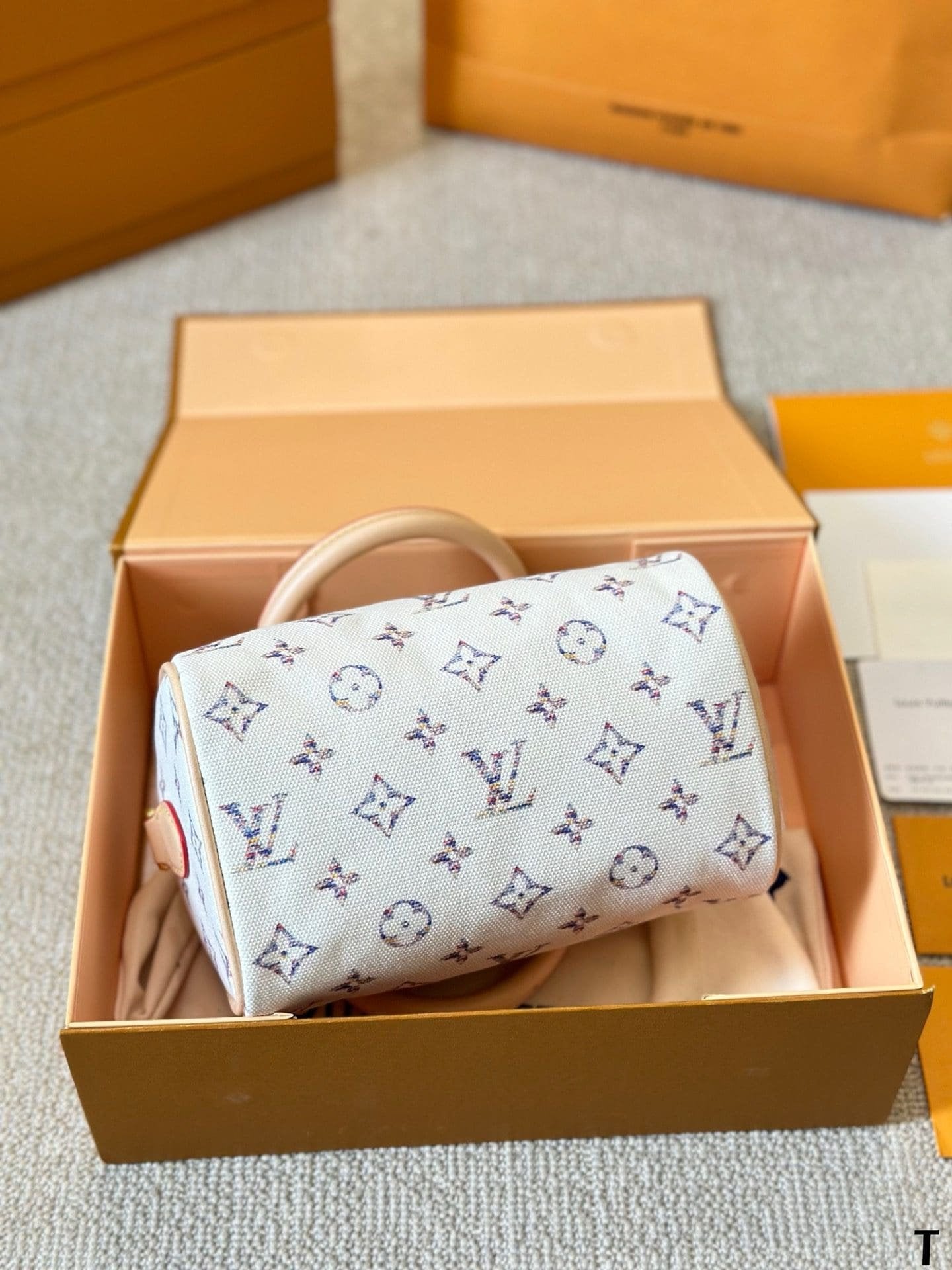 Louis Vuitton M24709 Speedy Bandoulière 20