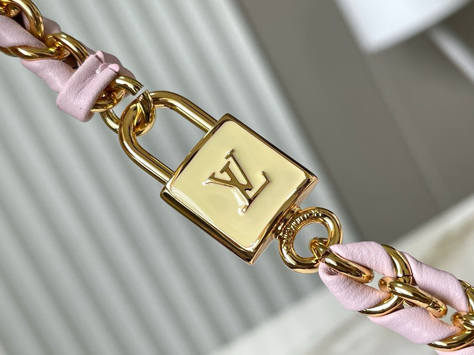 Louis Vuitton M23951 CAPUCINES MINI BAG