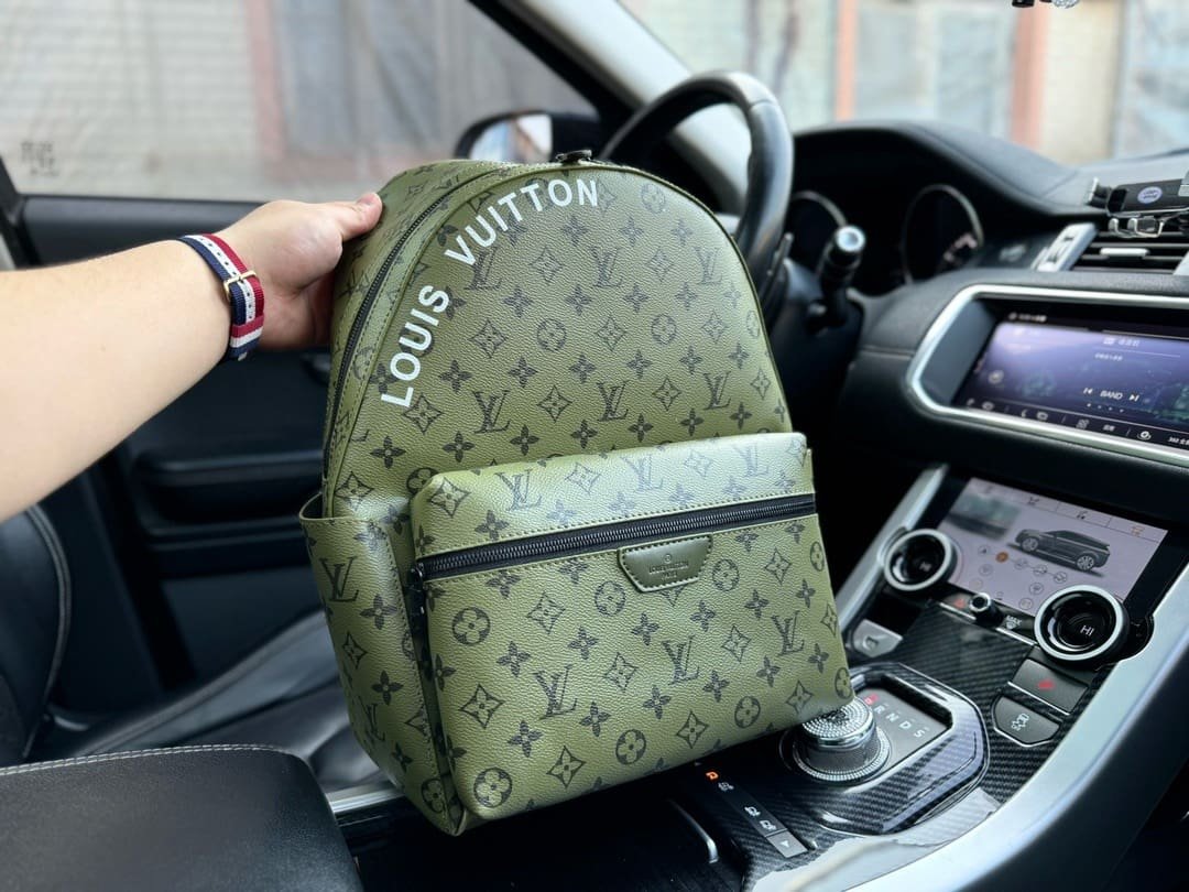 Louis Vuitton Discovery Backpack PM M46802