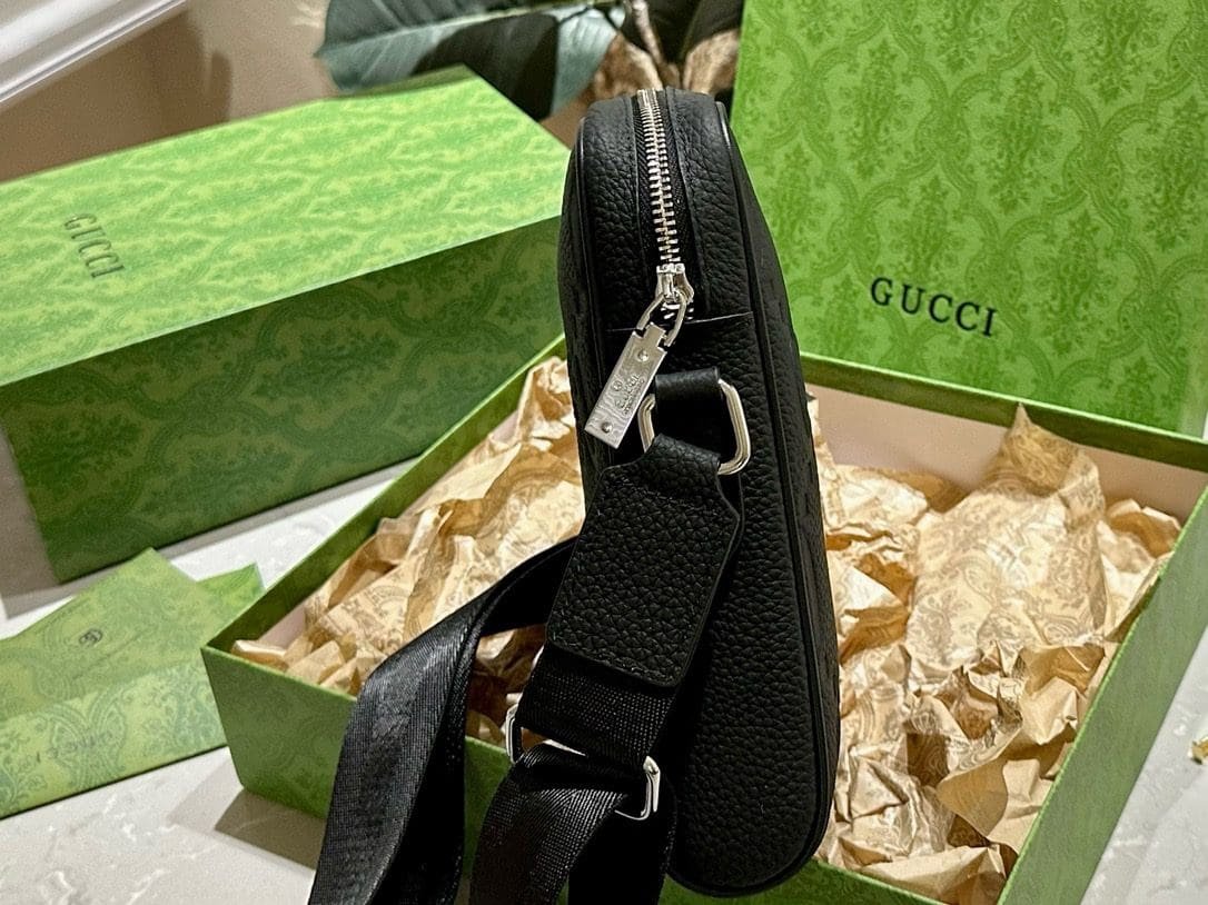 Gucci men’s shoulder crossbody bag