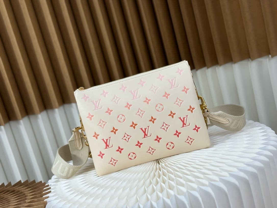 Louis Vuitton M25110 Coussin PM