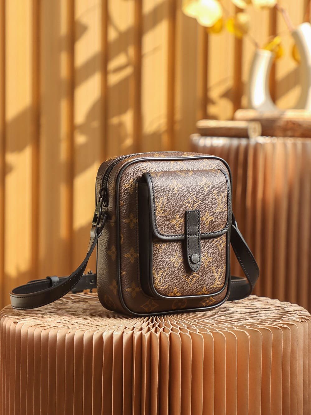 Louis Vuitton M69404 Christopher Wearable Wallet
