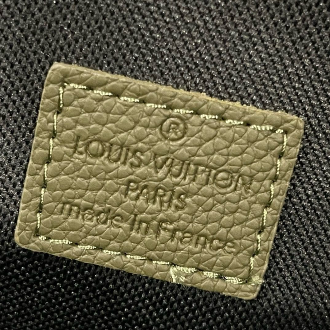 Louis Vuitton M83560 PILOT MINI BAG