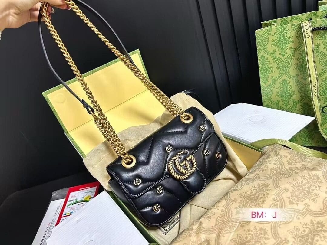 GUCCI MARMONT SMALL SHOULDER BAG BLACK