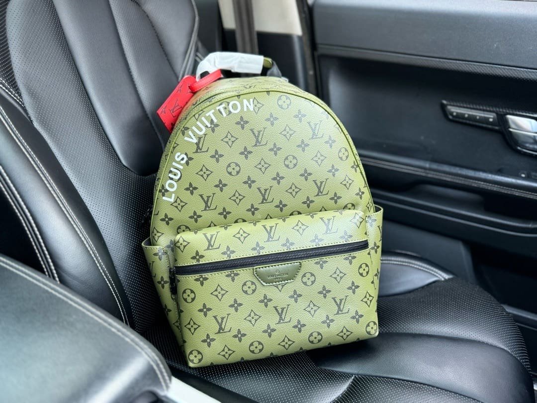 Louis Vuitton Discovery Backpack PM M46802