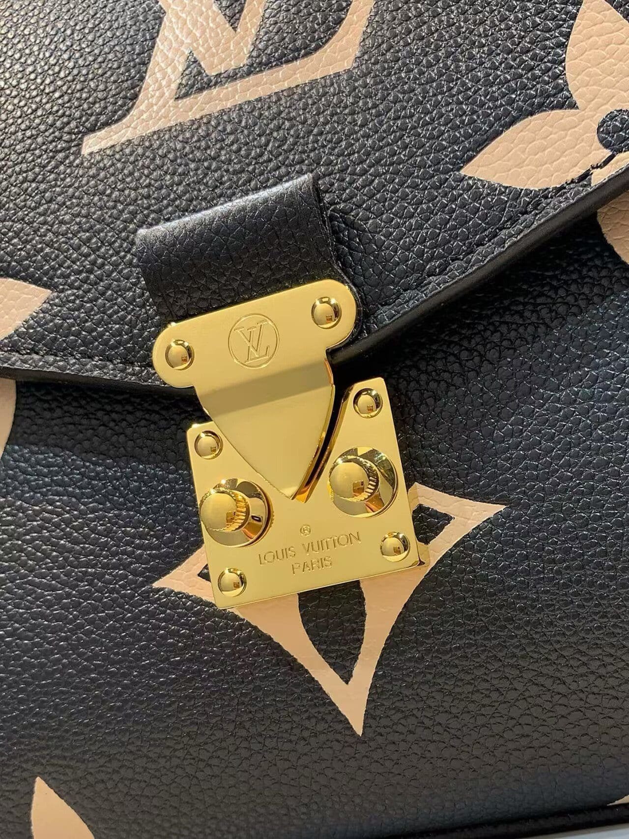 Louis Vuitton M45773 Pochette Métis