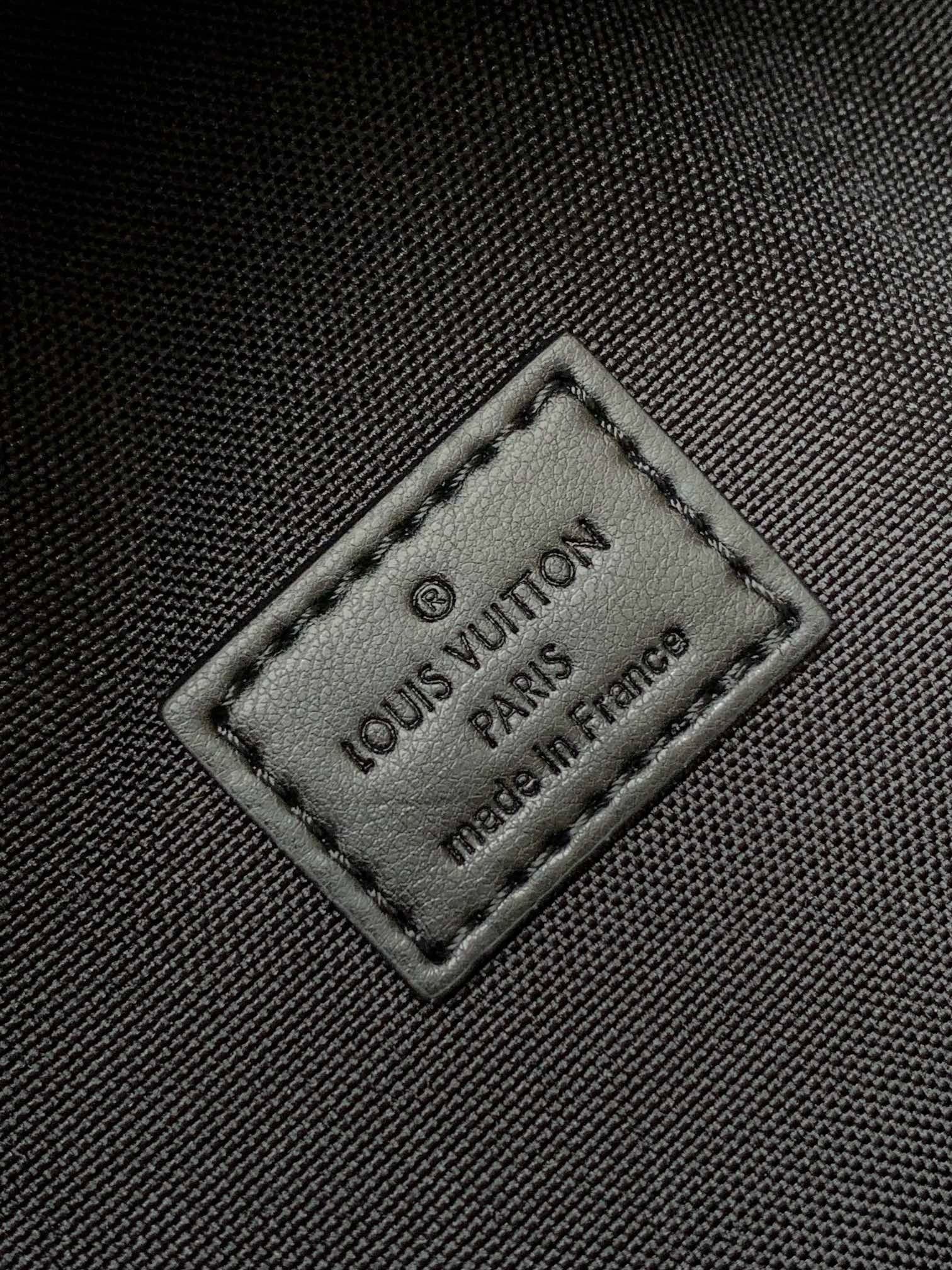 Louis Vuitton M46553 Discovery Backpack