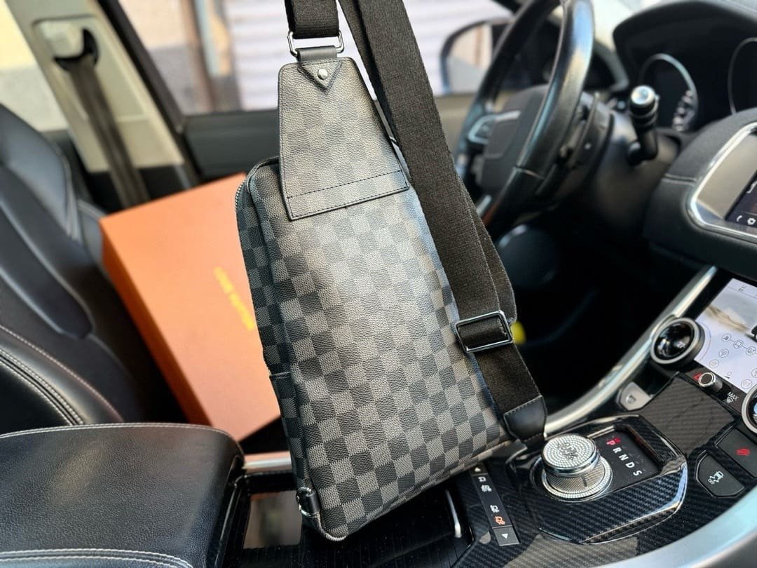Louis Vuitton Avenue Slingbag N41719