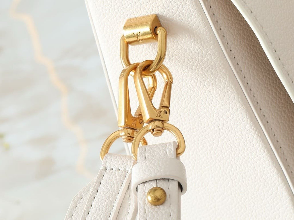 Louis Vuitton M25359 Soft Twist