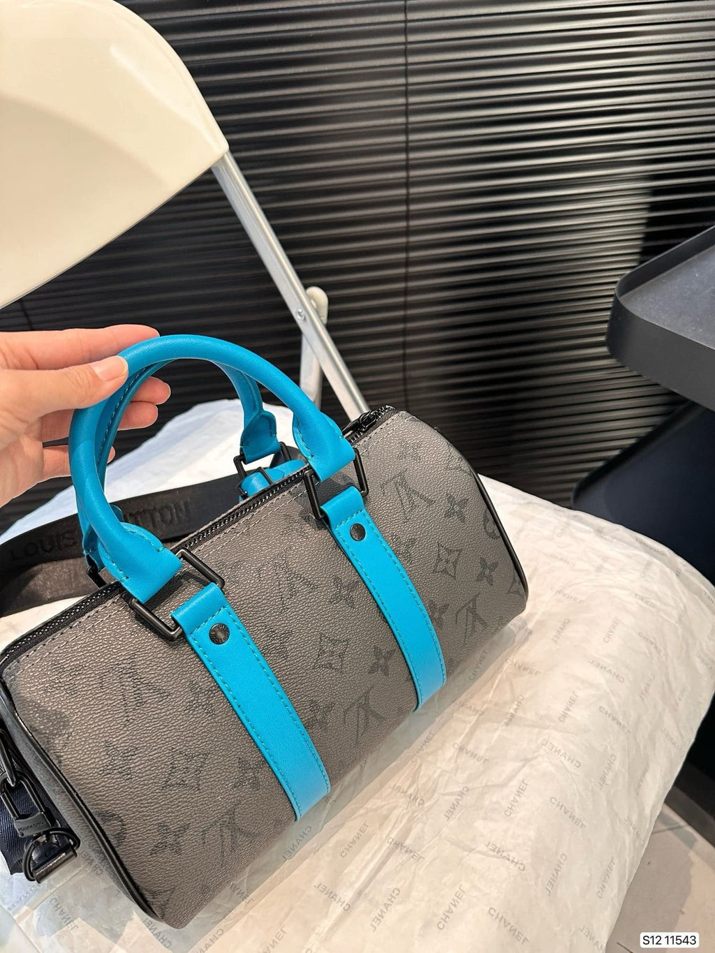 Louis Vuitton M11645 Keepall Bandoulière 25