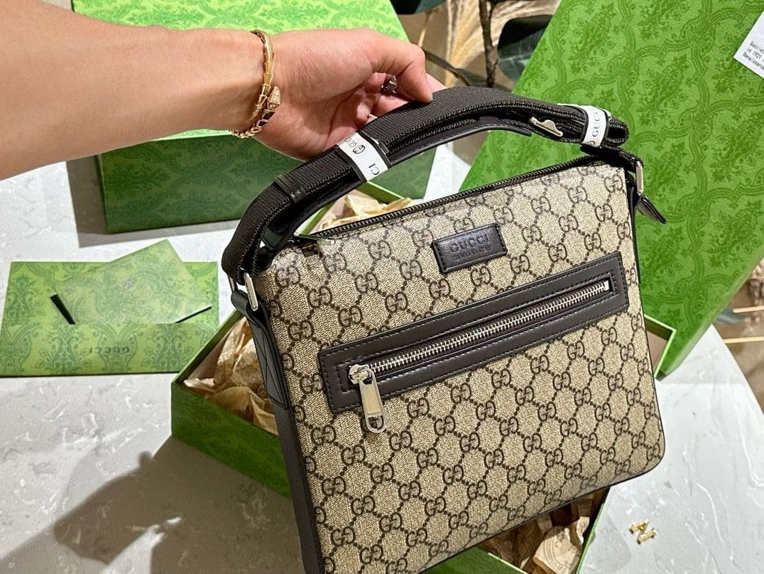 Gucci men’s shoulder crossbody bag
