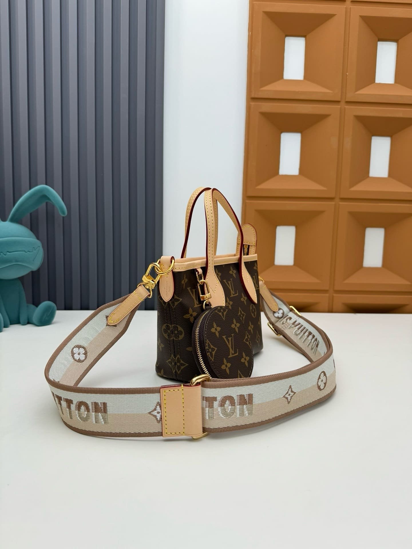 Louis Vuitton Neverfull BB M46705