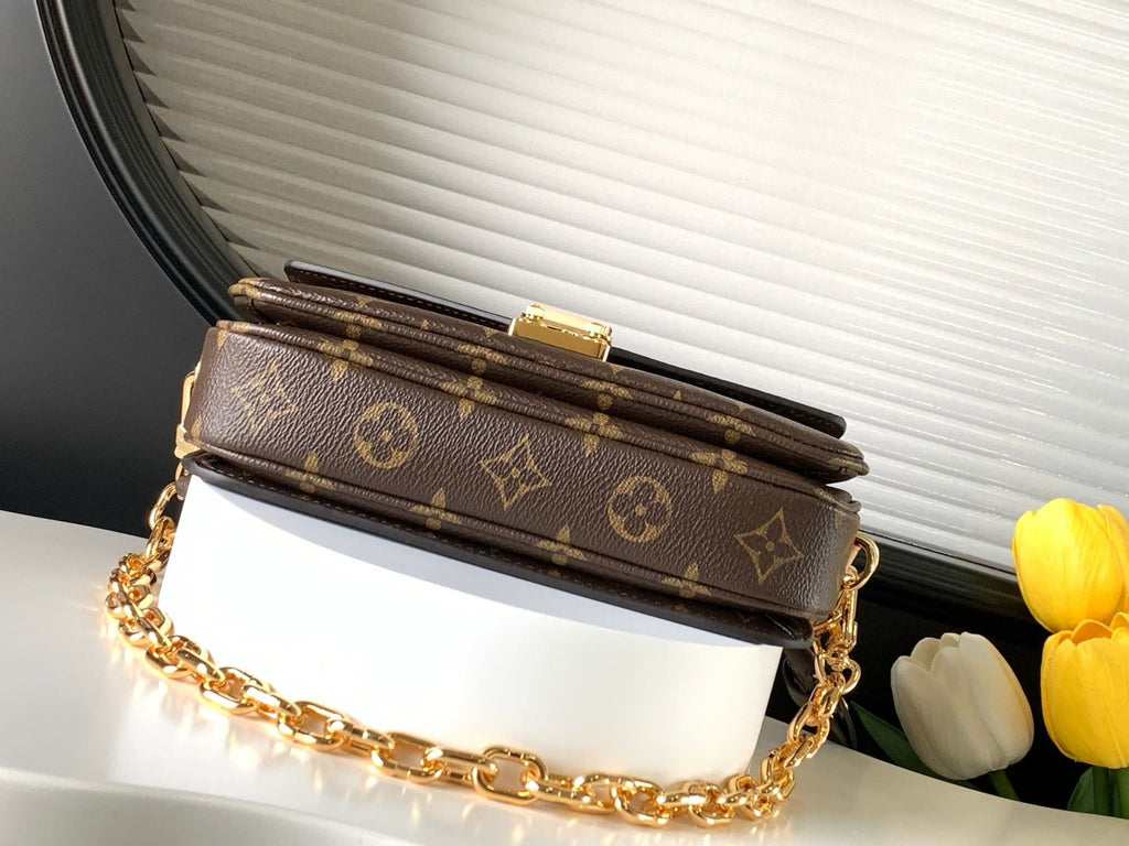 Louis Vuitton M46279 Pochette Métis East West