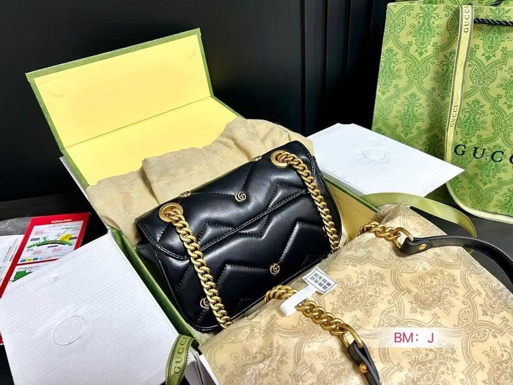 GUCCI MARMONT SMALL SHOULDER BAG BLACK