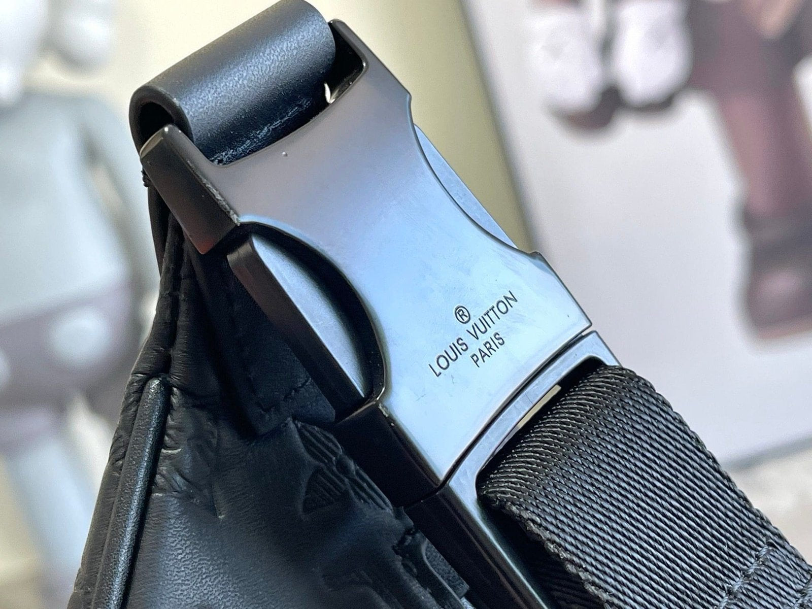 Louis Vuitton M46036 Discovery Bumbag PM