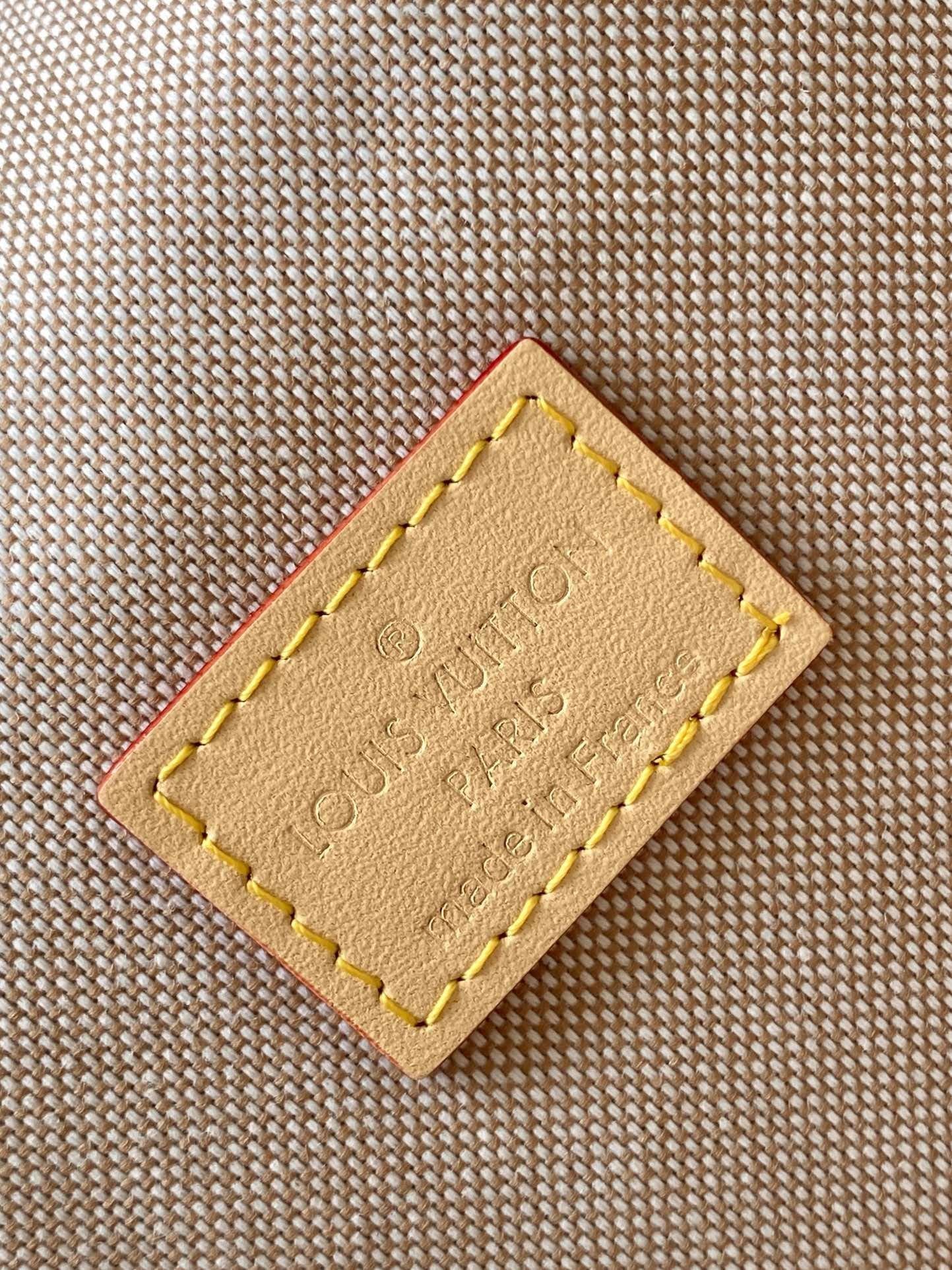 Louis Vuitton N40674 Steamer Wearable Wallet