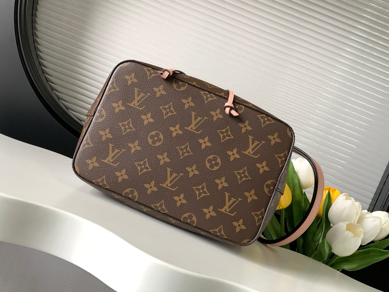 LOUIS VUITTON NéoNoé MM M44022