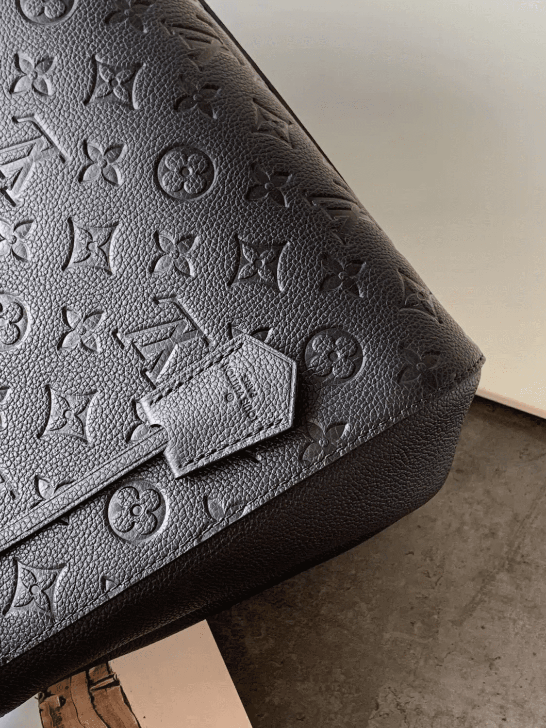 Louis Vuitton Montaigne MM M41048