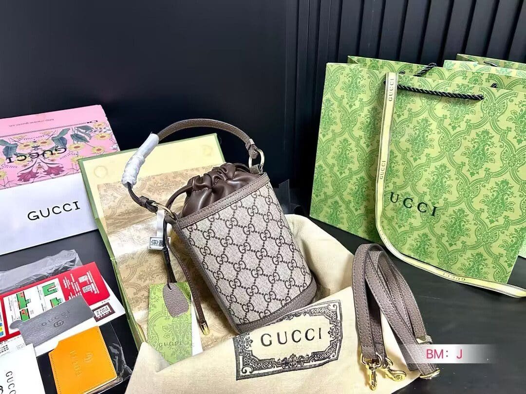 GUCCI OPHIDIA MINI BUCKET BAG