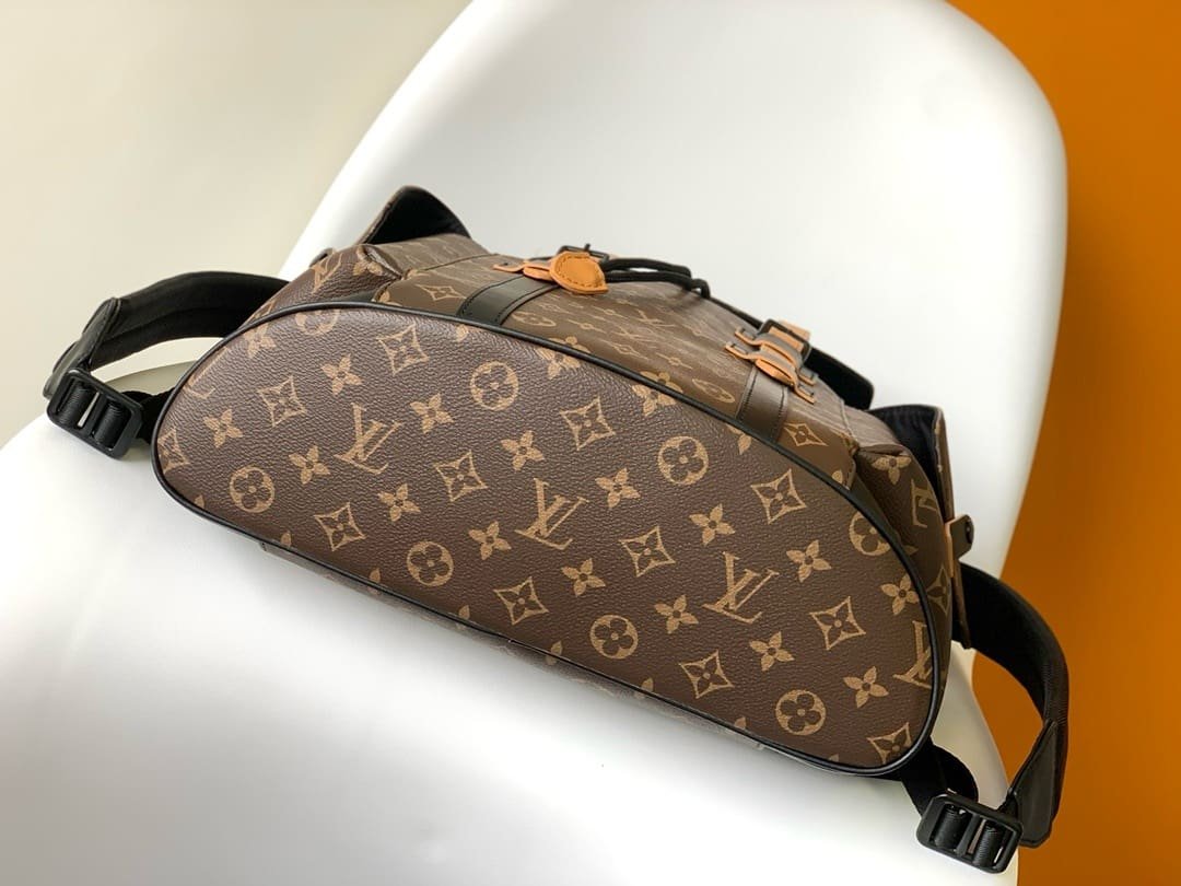 Louis Vuitton M46686 Christopher MM
