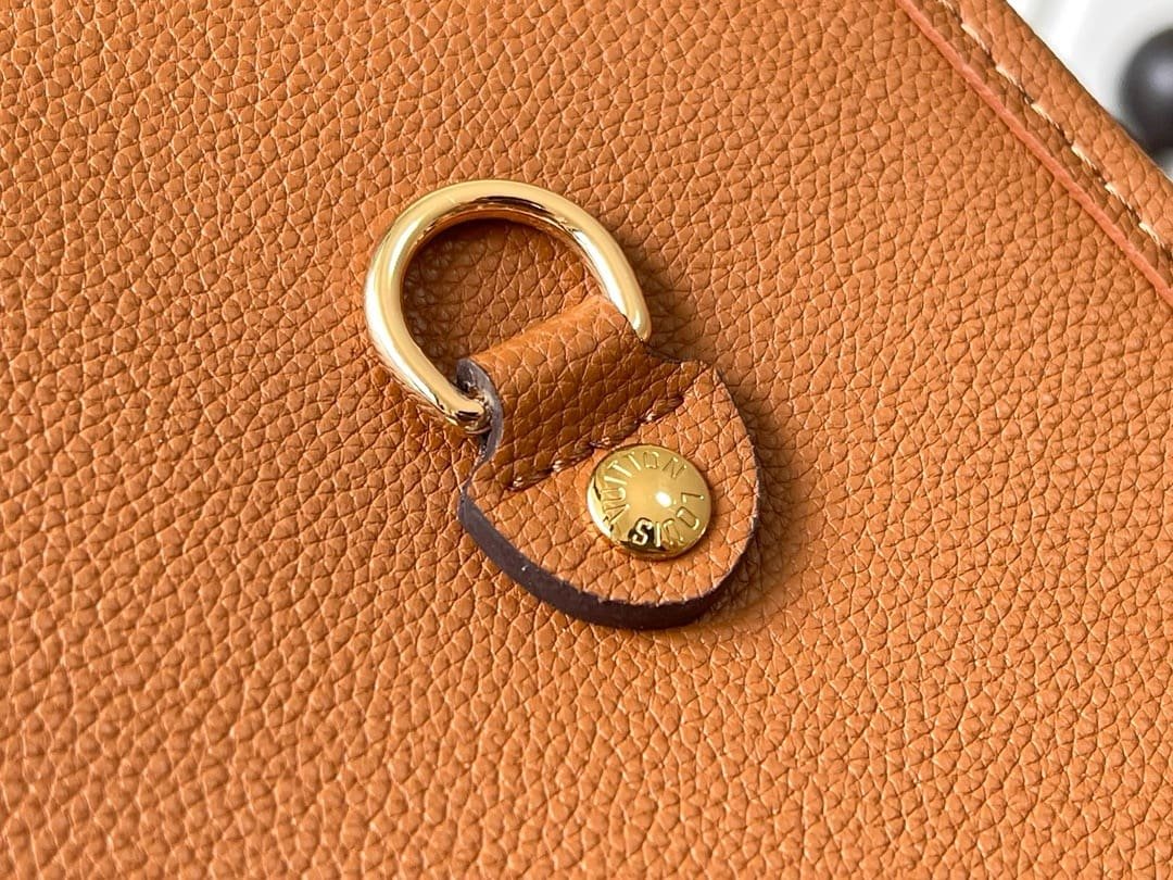 Louis Vuitton M12061 Neverfull Inside Out MM