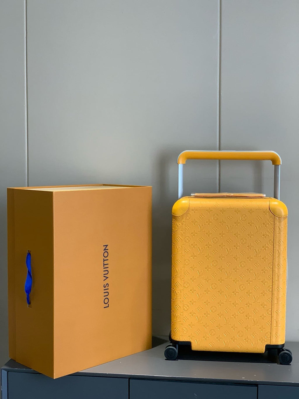 Louis Vuitton M23630 Horizon 55